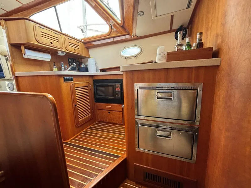 Slide: The Image of Hinckley Yachts Talaria 44 Motor Yacht 2005 - 9