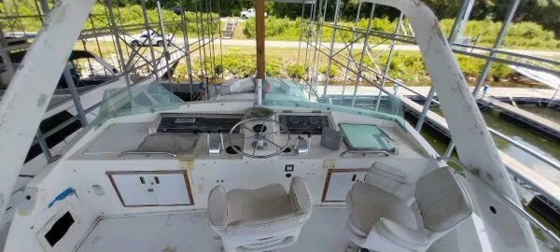 Slide: The Image of Bertram Flybridge MY 1976 - 40