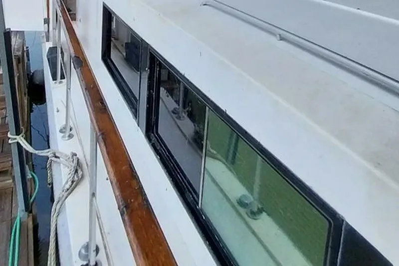 Slide: The Image of Bertram Flybridge MY 1976 - 48