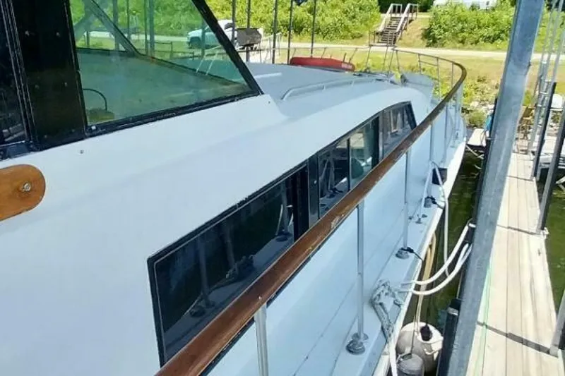 Slide: The Image of Bertram Flybridge MY 1976 - 52