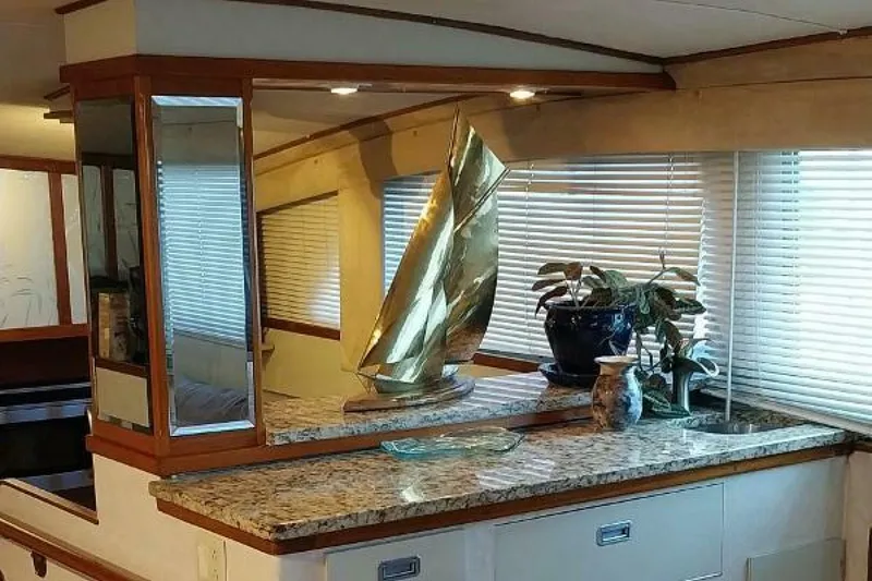Slide: The Image of Bertram Flybridge MY 1976 - 8