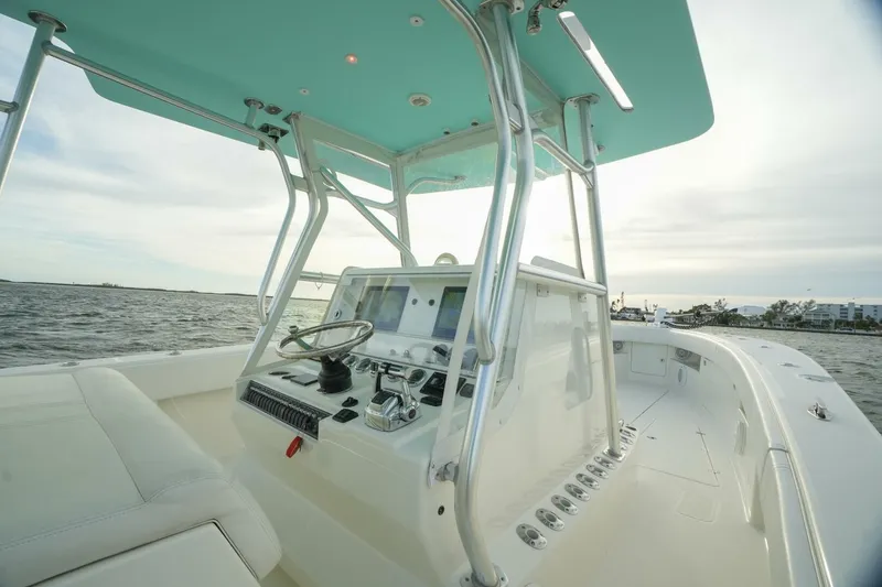 Slide: The Image of SeaVee 390 2013 - 24