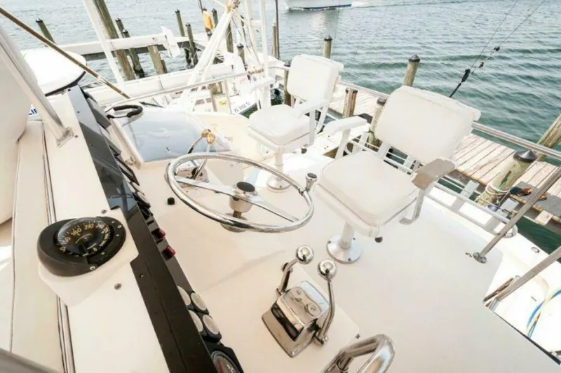 Slide: The Image of Hatteras 45 Convertible 1991 - 13