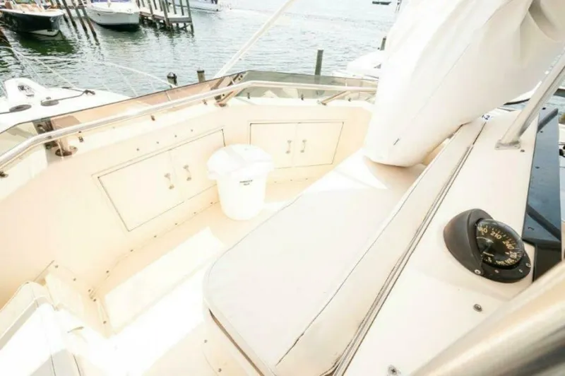 Slide: The Image of Hatteras 45 Convertible 1991 - 16