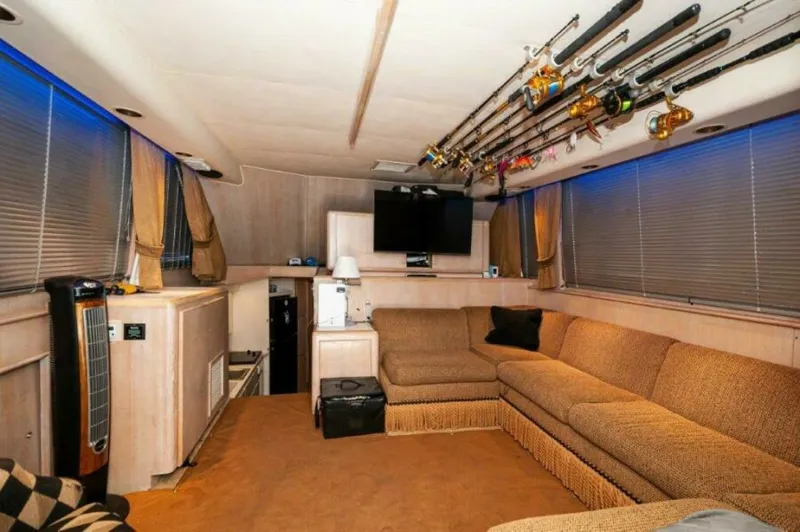 Slide: The Image of Hatteras 45 Convertible 1991 - 3