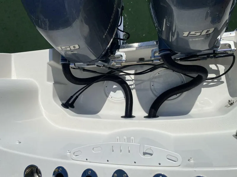 Slide: The Image of Sailfish 275 Dual Console 2018 - 14