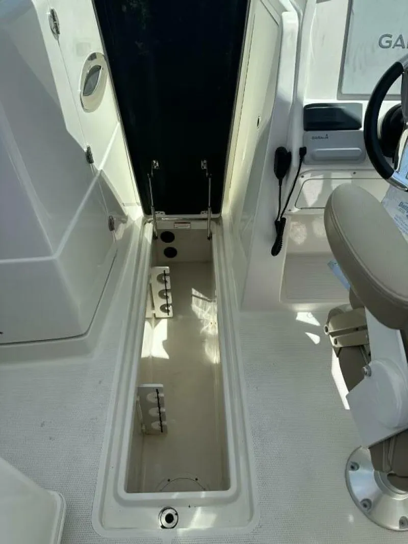 Slide: The Image of Sailfish 275 Dual Console 2018 - 25