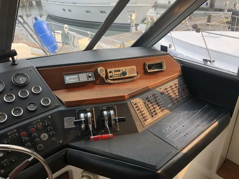 Slide: The Image of Bayliner 4550 Motoryacht 1985 - 49