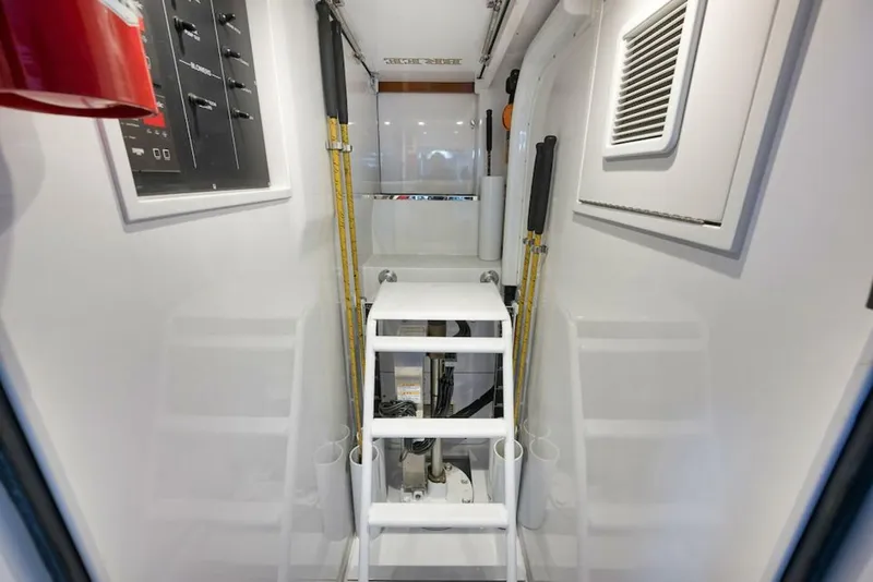Slide: The Image of Merritt Yachts 86' Enclosed Flybridge 2016 - 31