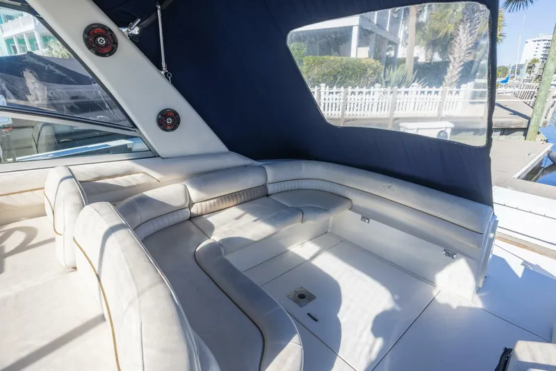 Slide: The Image of Monterey 322 Cruiser 2000 - 16