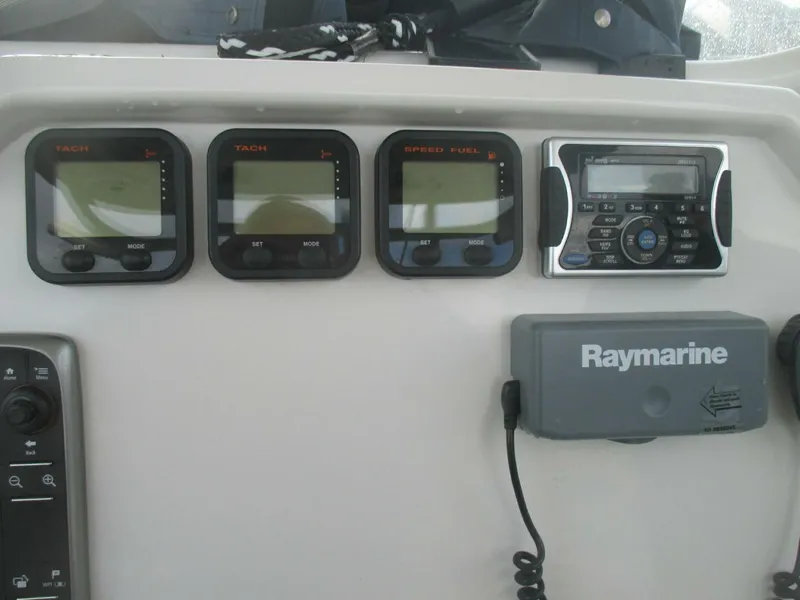 Slide: The Image of Sailfish 270 CC 2013 - 7