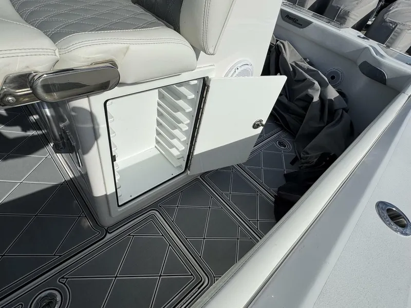 Slide: The Image of Front Runner 36 CC 2023 - 36