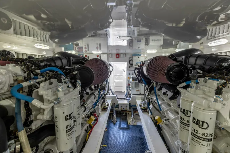 Slide: The Image of Viking 66 Convertible 2017 - 43