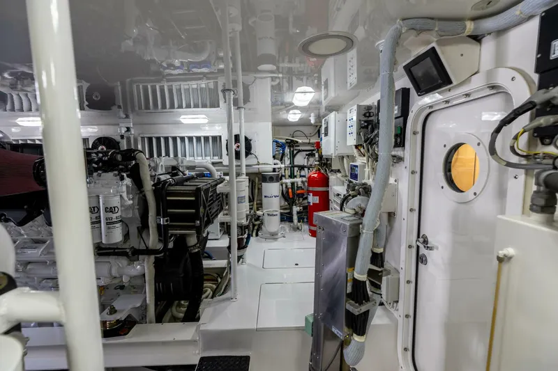 Slide: The Image of Viking 66 Convertible 2017 - 46