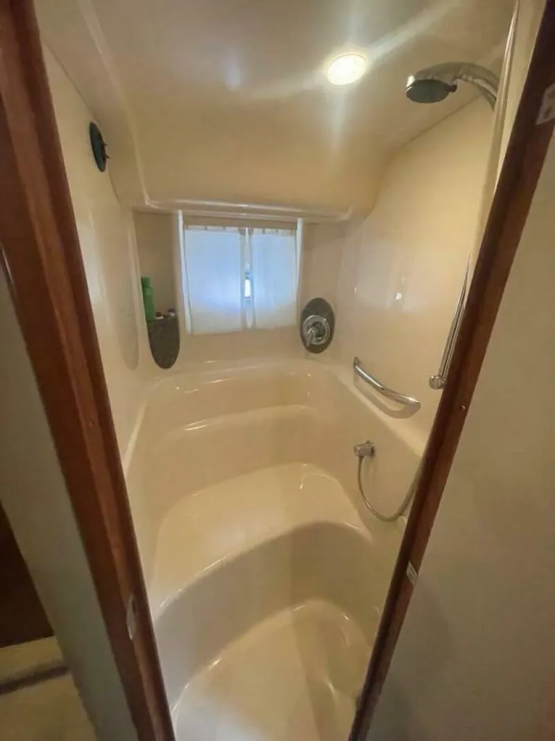 Slide: The Image of Sea Ray 420 Sundancer 2005 - 13