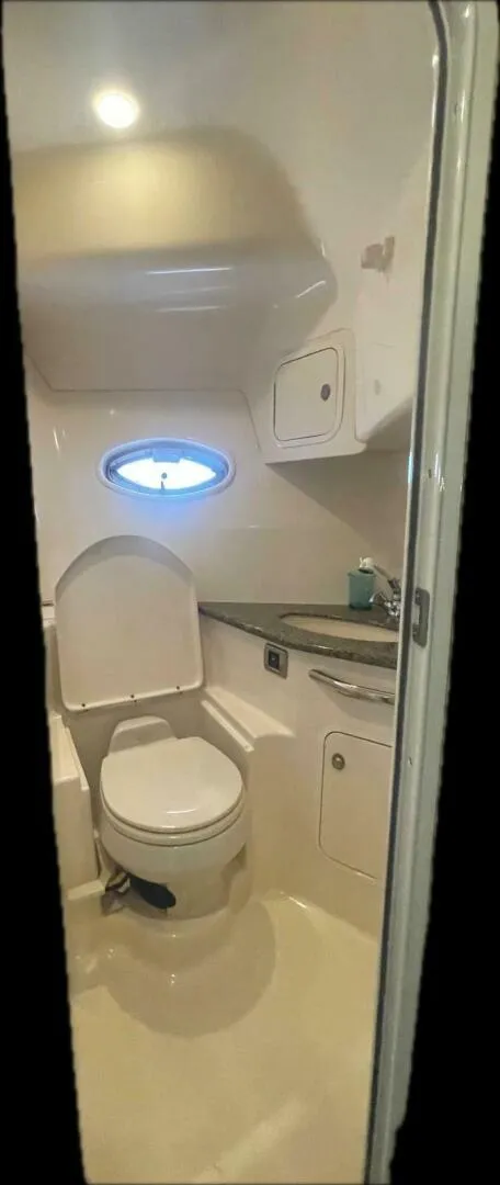 Slide: The Image of Sea Ray 420 Sundancer 2005 - 22