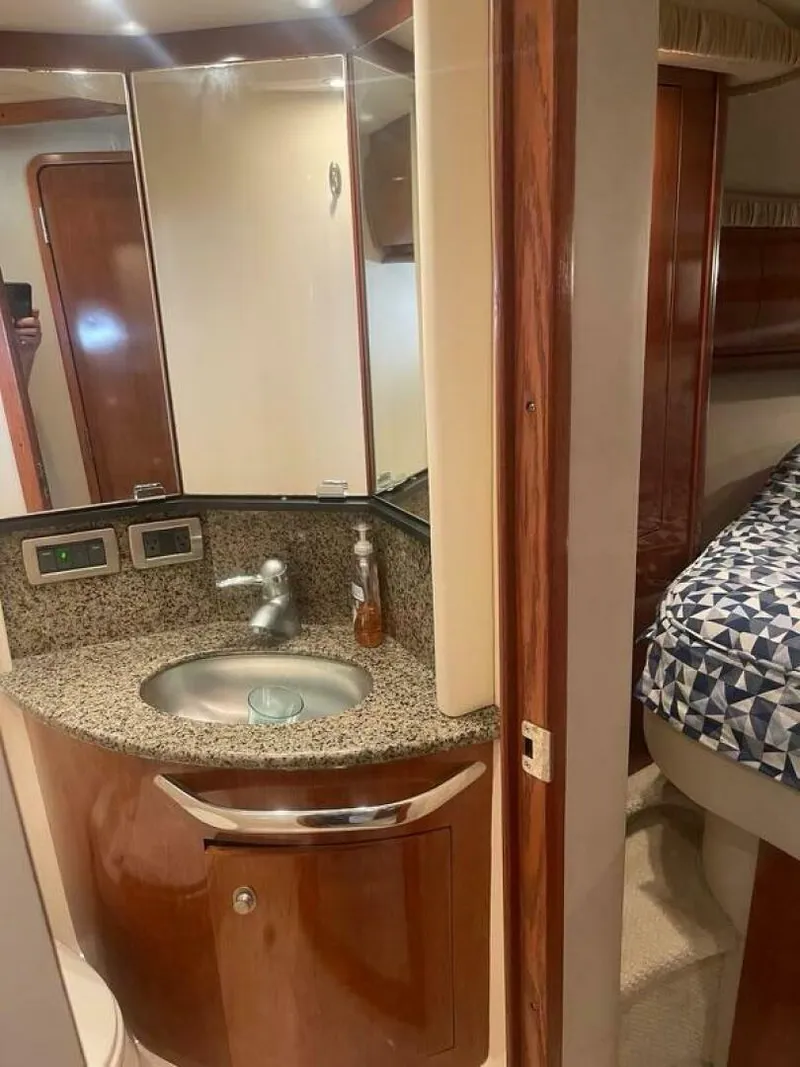 Slide: The Image of Sea Ray 420 Sundancer 2005 - 5