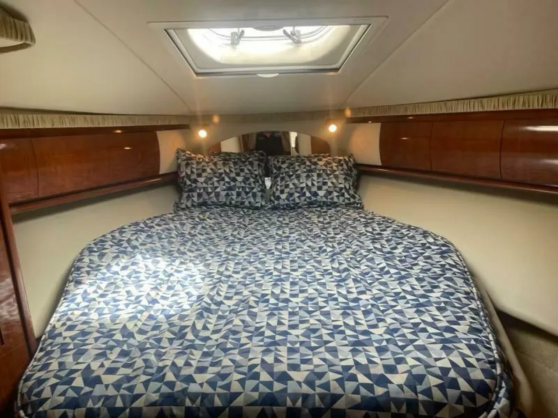 Slide: The Image of Sea Ray 420 Sundancer 2005 - 6