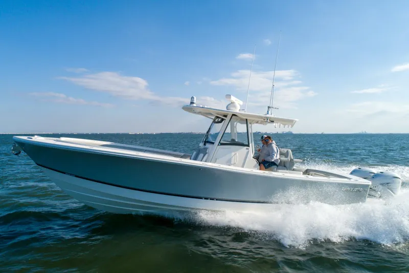 The Image of Regulator Marine 34 Center Console 2021 - 0