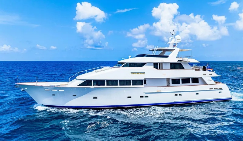 Slide: The Image of Palmer Johnson TRI-DECK FB 1996 - 135