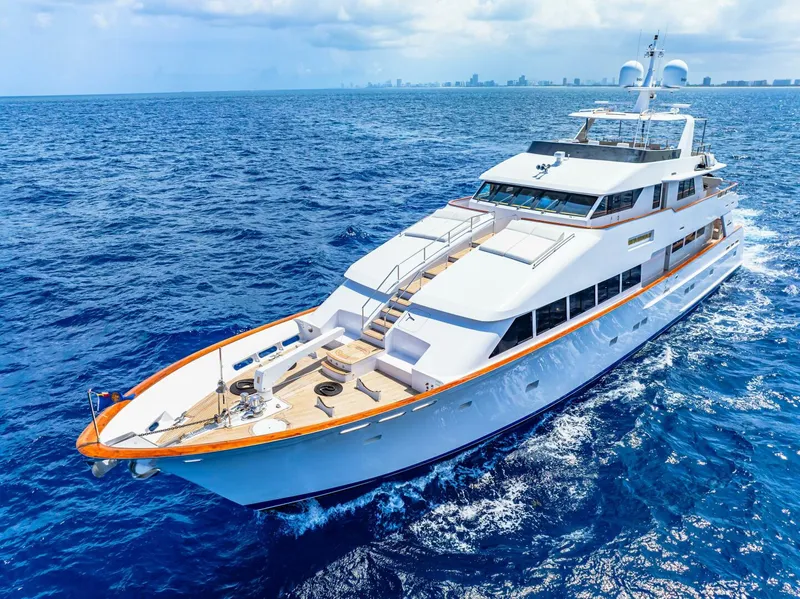 Slide: The Image of Palmer Johnson TRI-DECK FB 1996 - 15