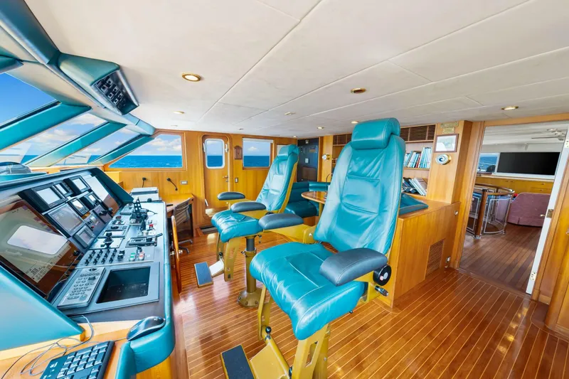 Slide: The Image of Palmer Johnson TRI-DECK FB 1996 - 89