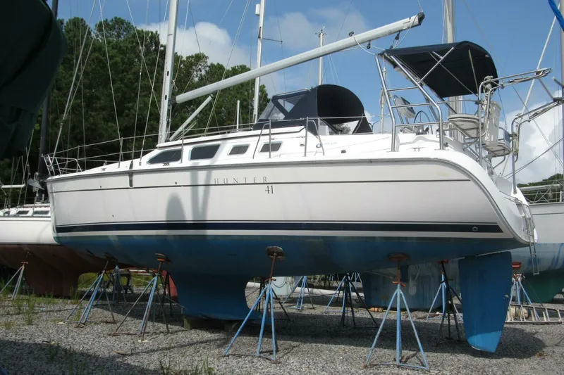 The Image of Hunter 41 Deck Salon 2008 - 0