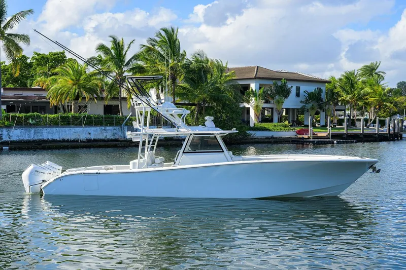 The Image of Yellowfin 42 2021 - 0