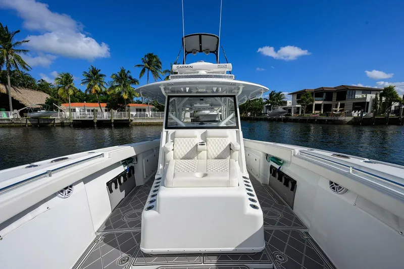 Slide: The Image of Yellowfin 42 2021 - 21