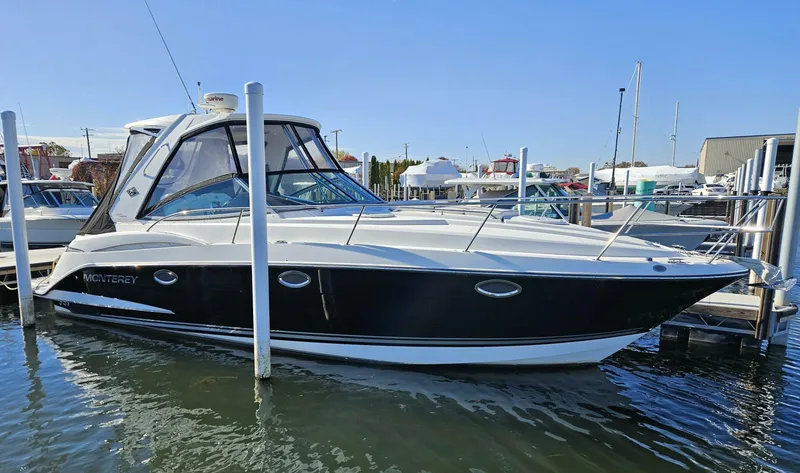 The Image of Monterey 355 Sport Yacht 2016 - 0