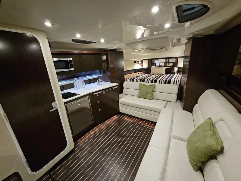 Slide: The Image of Monterey 355 Sport Yacht 2016 - 10