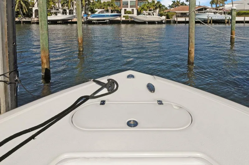 Slide: The Image of Yellowfin Center Console 2020 - 17