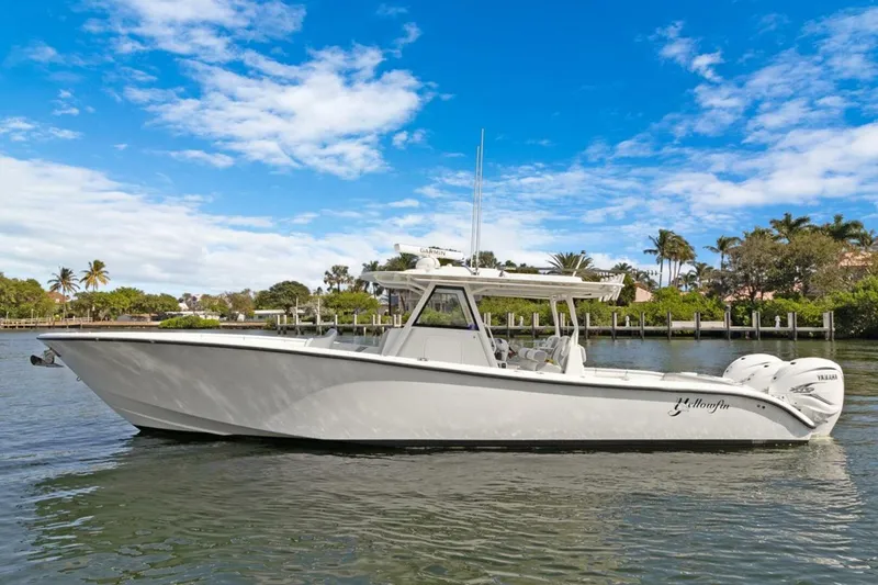 Slide: The Image of Yellowfin Center Console 2020 - 33