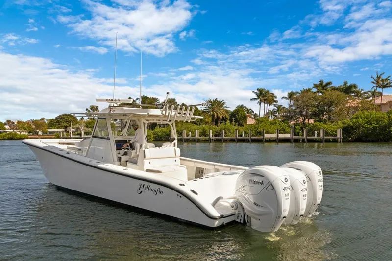 Slide: The Image of Yellowfin Center Console 2020 - 35