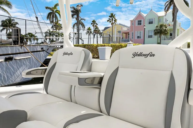 Slide: The Image of Yellowfin Center Console 2020 - 6