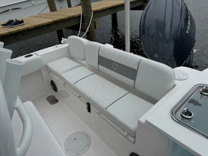 Slide: The Image of Sea Fox 228 Commander 2025 - 14