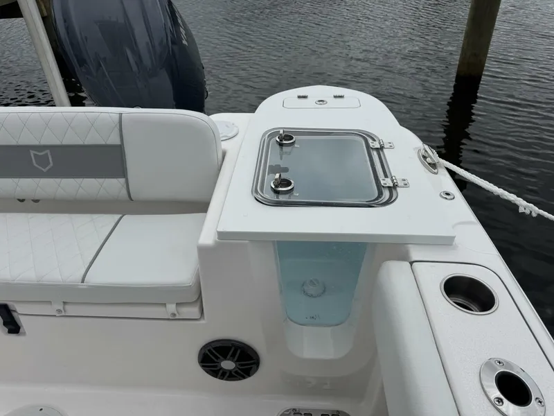 Slide: The Image of Sea Fox 228 Commander 2025 - 15
