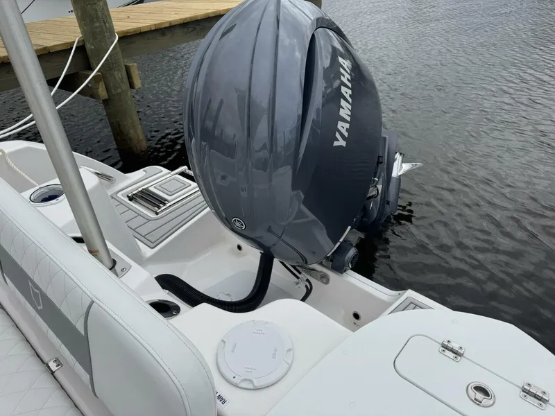Slide: The Image of Sea Fox 228 Commander 2025 - 16