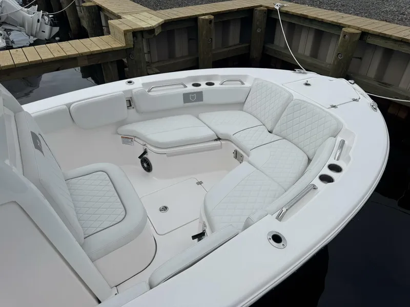 Slide: The Image of Sea Fox 228 Commander 2025 - 23