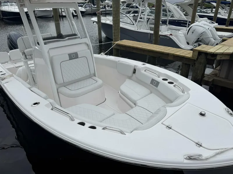 Slide: The Image of Sea Fox 228 Commander 2025 - 24