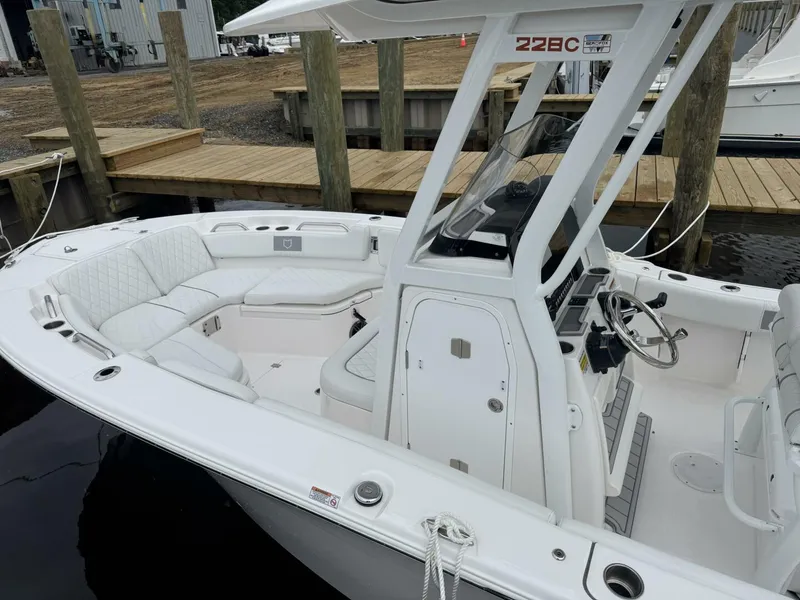 Slide: The Image of Sea Fox 228 Commander 2025 - 25