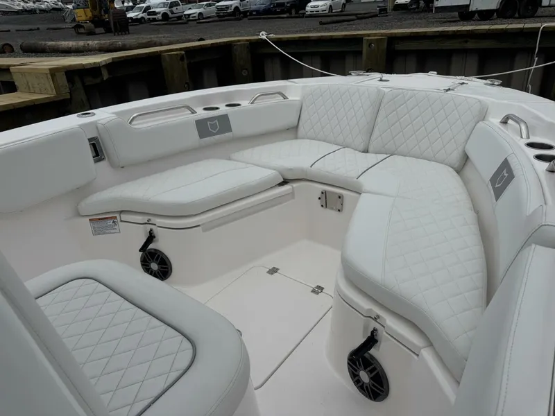 Slide: The Image of Sea Fox 228 Commander 2025 - 26