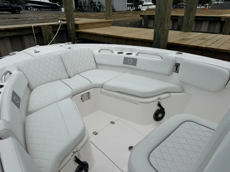 Slide: The Image of Sea Fox 228 Commander 2025 - 27