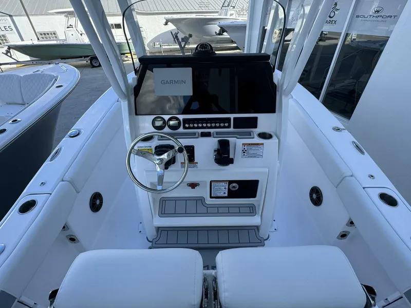 Slide: The Image of Sea Fox 228 Commander 2025 - 6