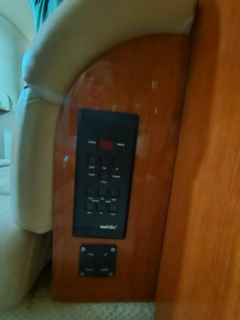 Slide: The Image of Sea Ray Sun-Dancer 2001 - 15