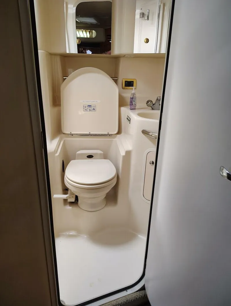 Slide: The Image of Sea Ray Sun-Dancer 2001 - 16