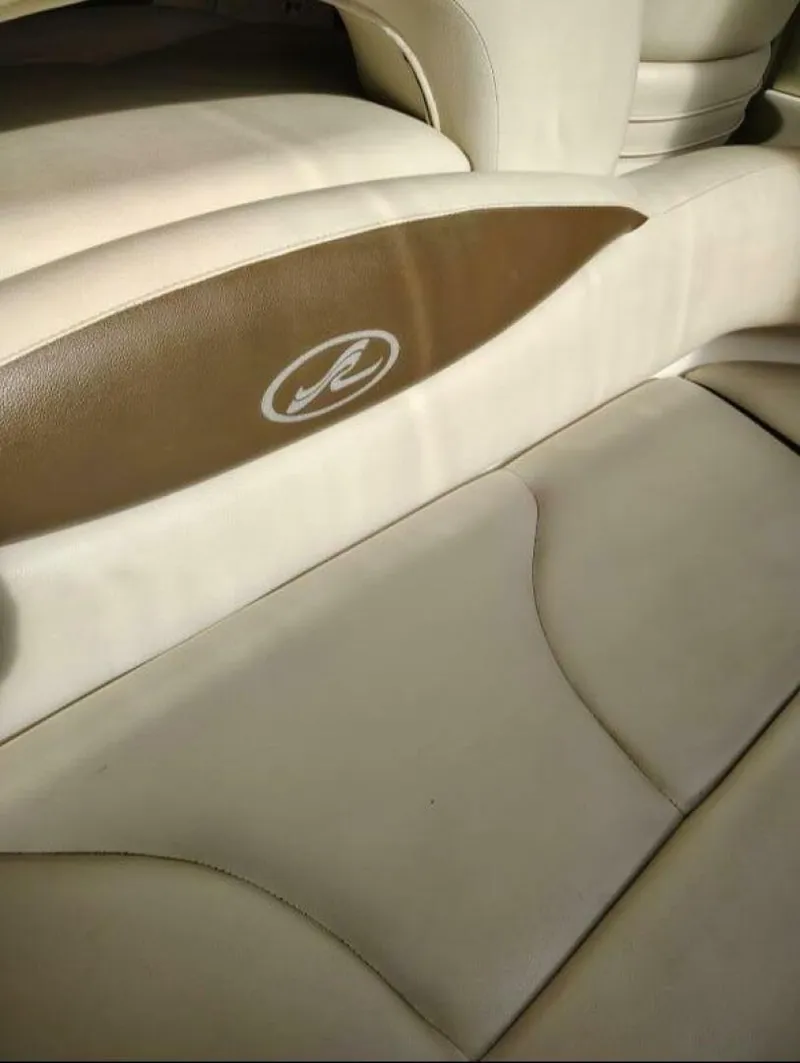 Slide: The Image of Sea Ray Sun-Dancer 2001 - 24