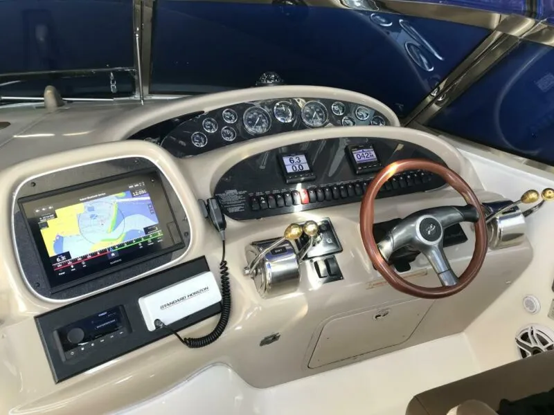 Slide: The Image of Sea Ray Sun-Dancer 2001 - 35