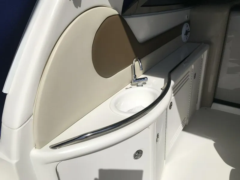 Slide: The Image of Sea Ray Sun-Dancer 2001 - 37