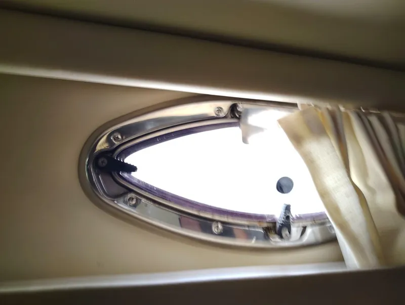 Slide: The Image of Sea Ray Sun-Dancer 2001 - 9
